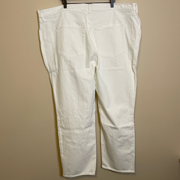 Abercrombie Ultra High Rise 90s Straight Jean NWT - Picture 8 of 8